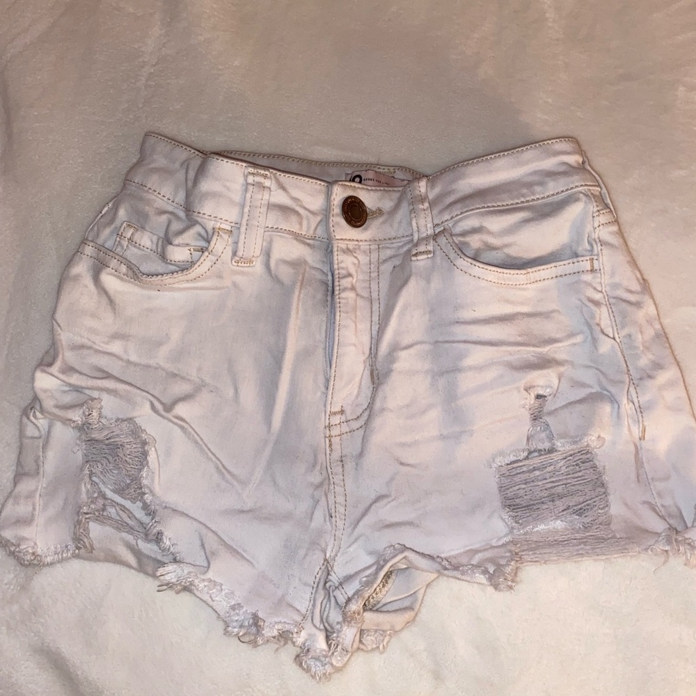 Women’s white jean shorts
